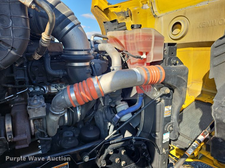 image for item OK9798 2020 Kenworth  T680 semi truck