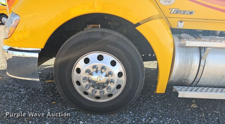 image for item OK9798 2020 Kenworth  T680 semi truck