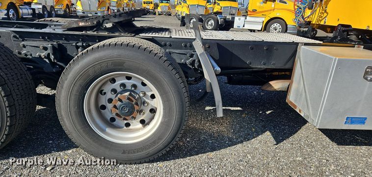 image for item OK9798 2020 Kenworth  T680 semi truck