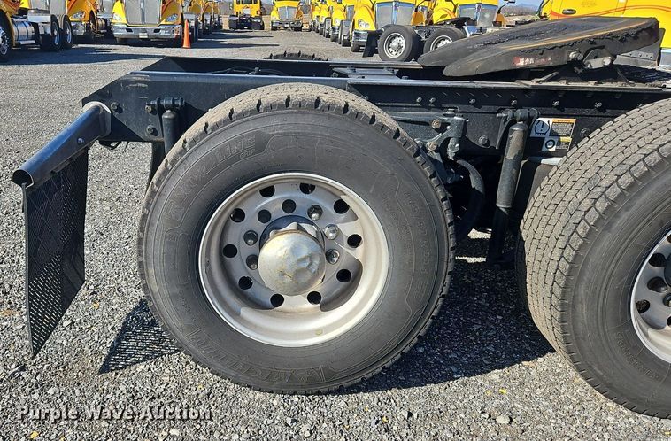 image for item OK9798 2020 Kenworth  T680 semi truck