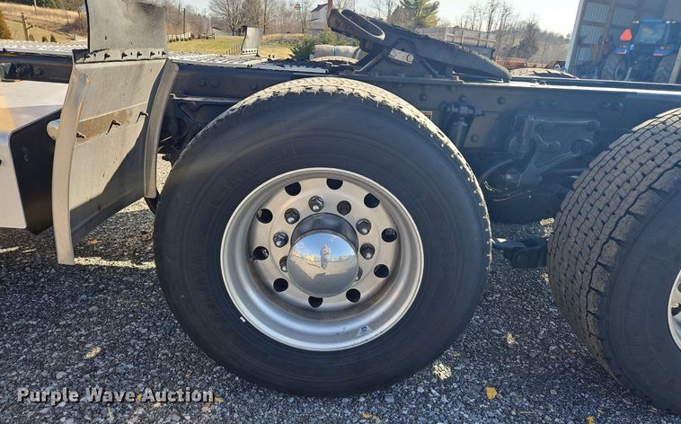 image for item OK9798 2020 Kenworth  T680 semi truck