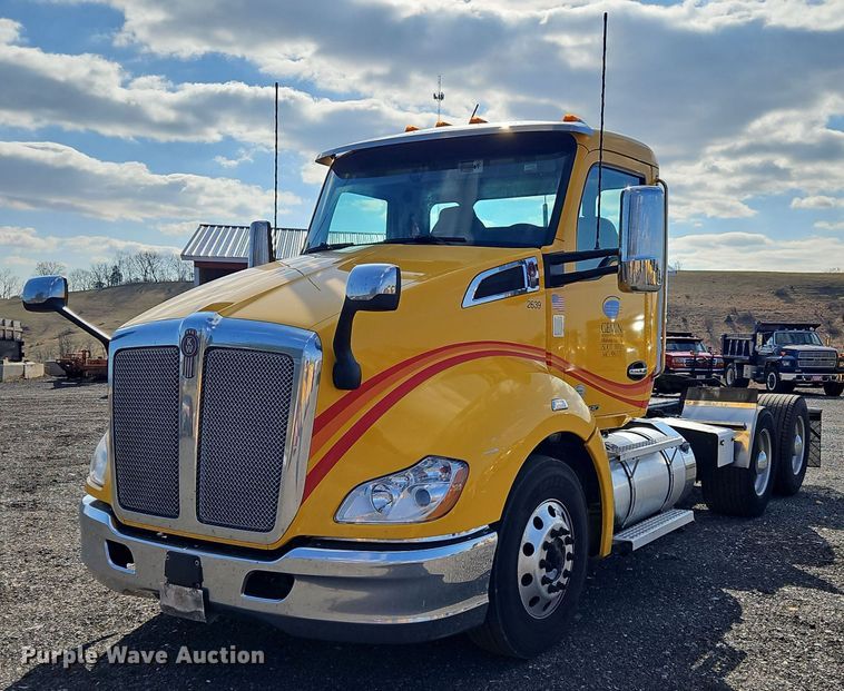 image for item OK9799 2020 Kenworth  T680 semi truck