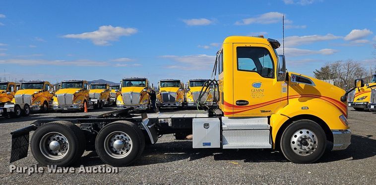 image for item OK9799 2020 Kenworth  T680 semi truck