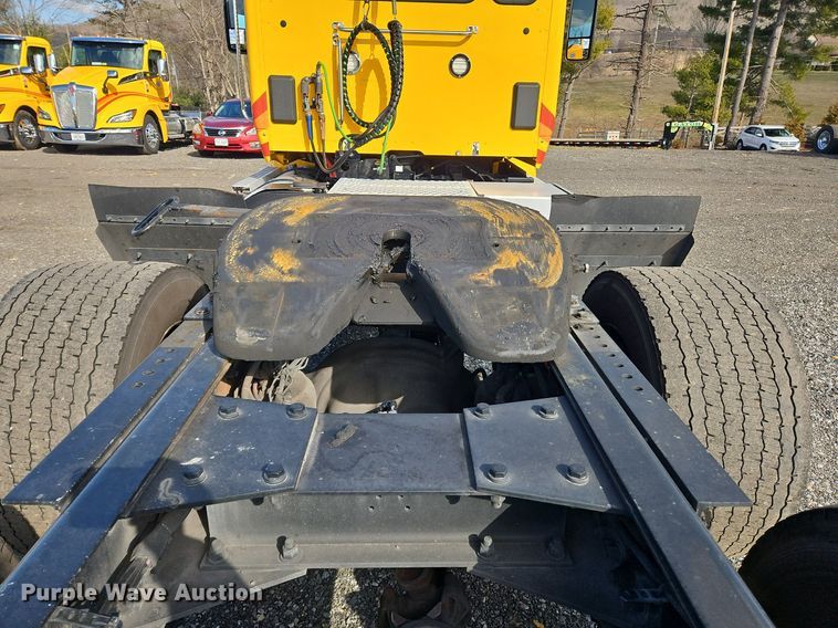 image for item OK9799 2020 Kenworth  T680 semi truck