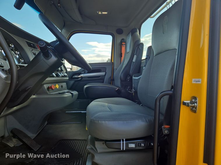 image for item OK9799 2020 Kenworth  T680 semi truck