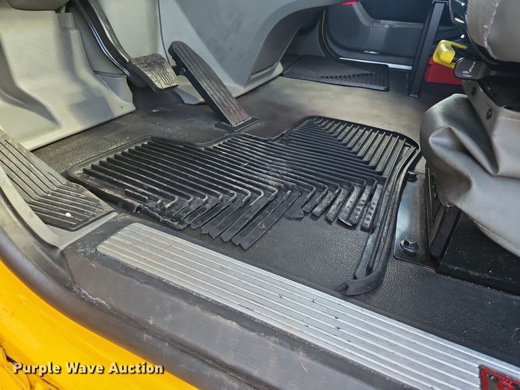 image for item OK9799 2020 Kenworth  T680 semi truck