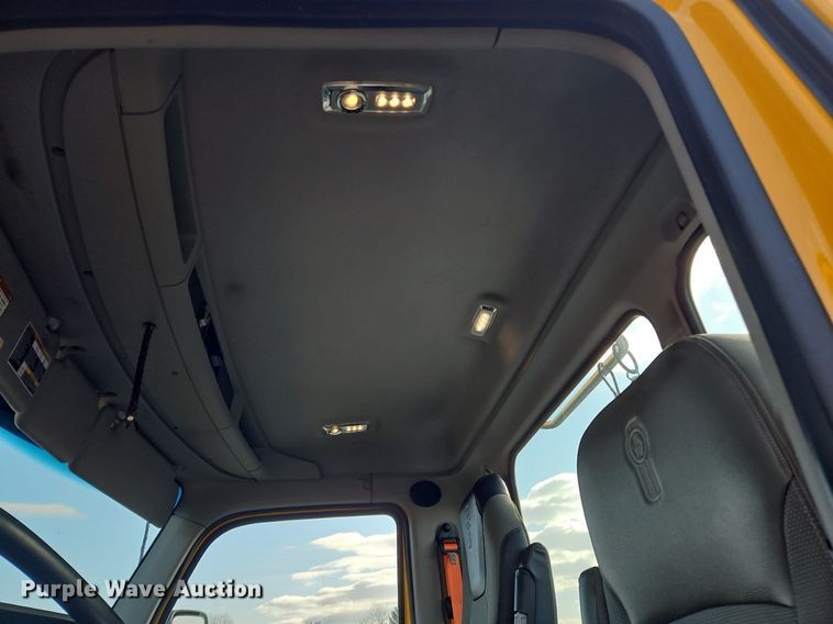 image for item OK9799 2020 Kenworth  T680 semi truck