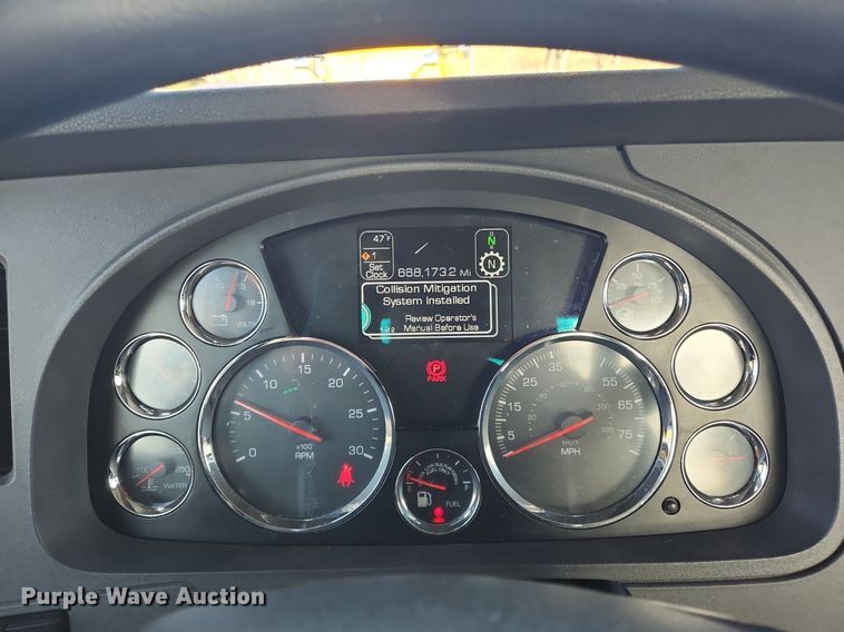 image for item OK9799 2020 Kenworth  T680 semi truck