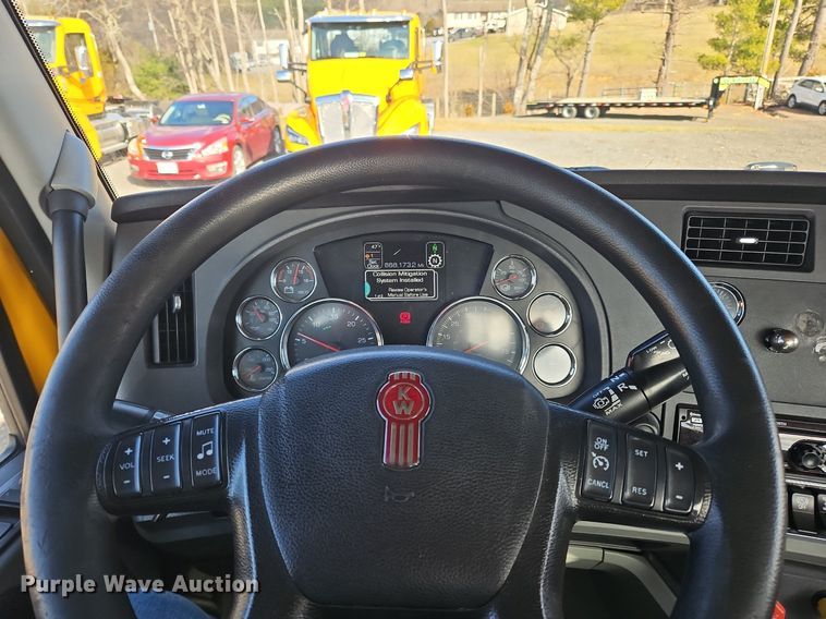 image for item OK9799 2020 Kenworth  T680 semi truck