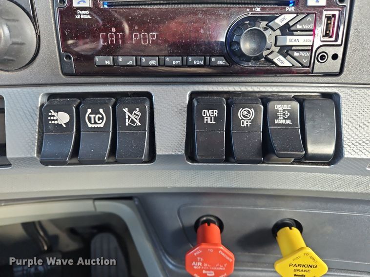 image for item OK9799 2020 Kenworth  T680 semi truck