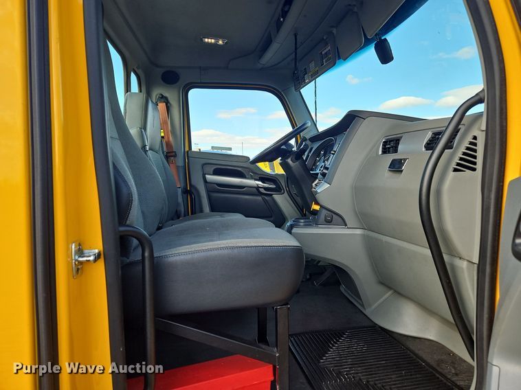 image for item OK9799 2020 Kenworth  T680 semi truck