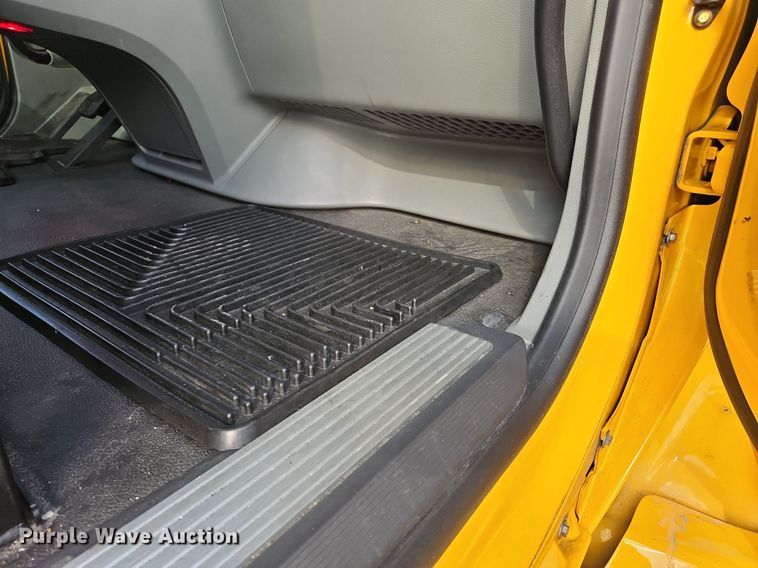 image for item OK9799 2020 Kenworth  T680 semi truck