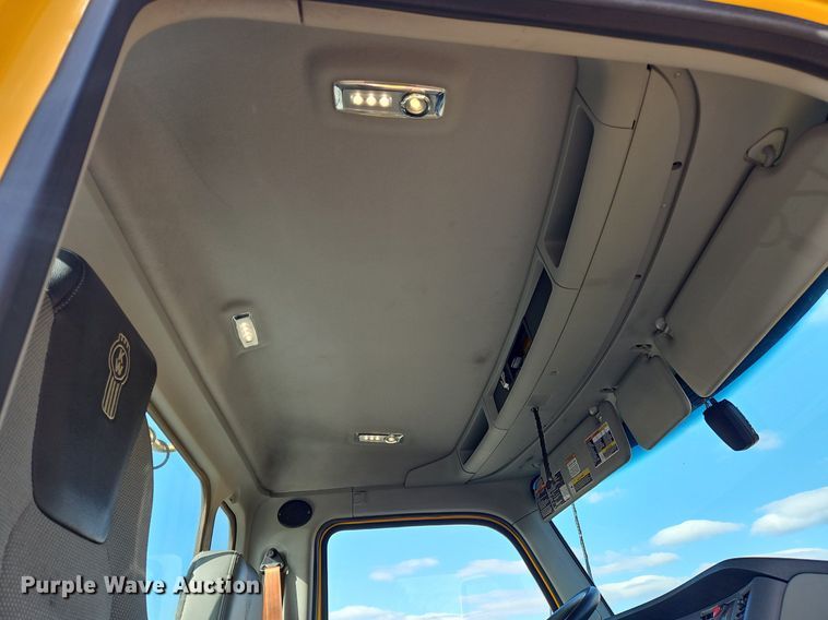 image for item OK9799 2020 Kenworth  T680 semi truck