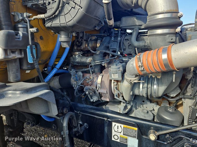 image for item OK9799 2020 Kenworth  T680 semi truck