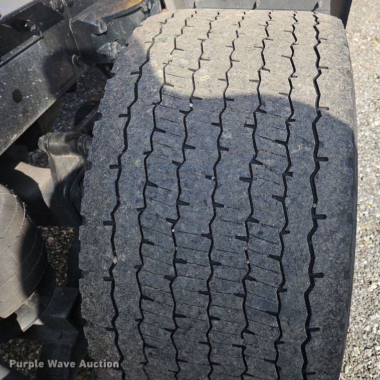 image for item OK9799 2020 Kenworth  T680 semi truck