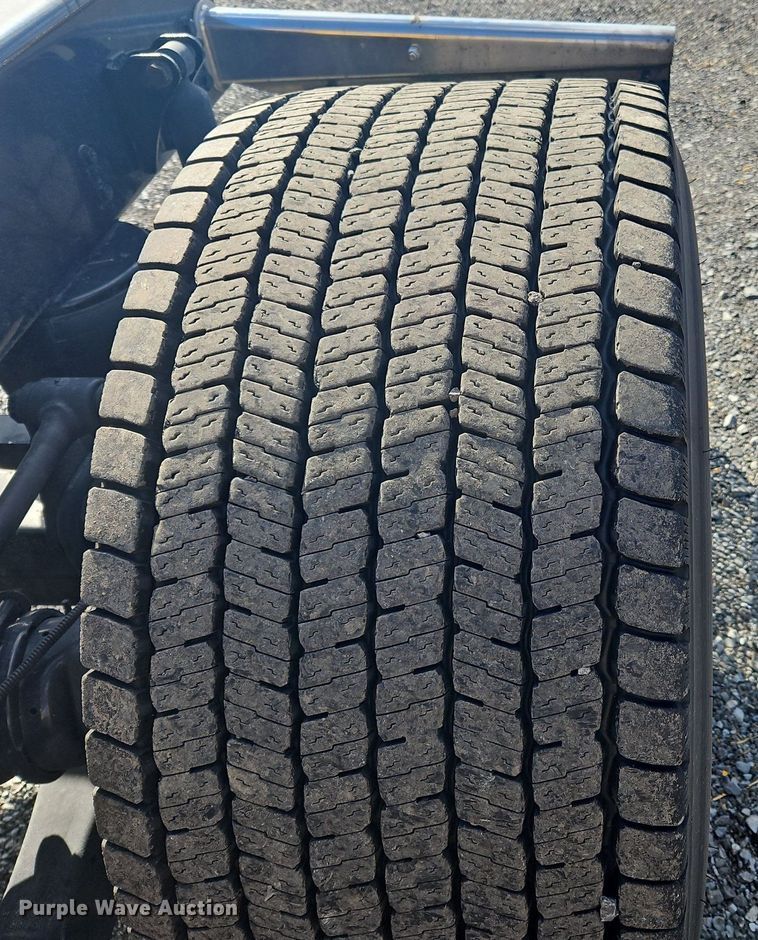 image for item OK9799 2020 Kenworth  T680 semi truck