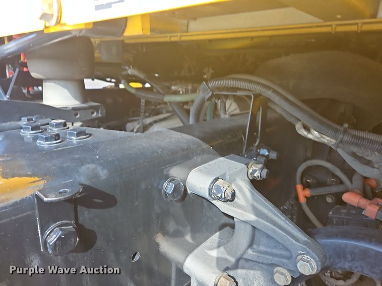 image for item OK9800 2019 Kenworth  T680 semi truck