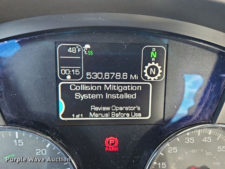 image for item OK9800 2019 Kenworth  T680 semi truck