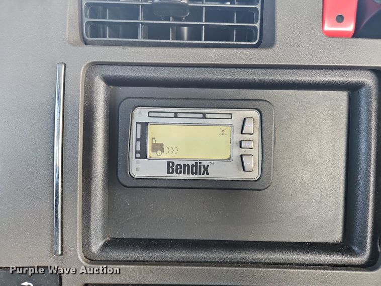 image for item OK9800 2019 Kenworth  T680 semi truck