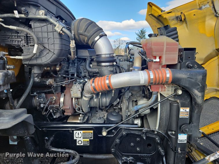 image for item OK9800 2019 Kenworth  T680 semi truck