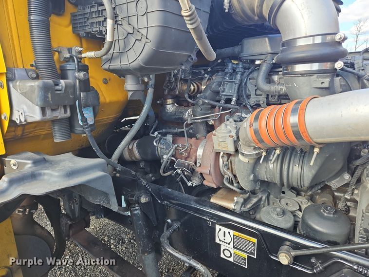 image for item OK9800 2019 Kenworth  T680 semi truck