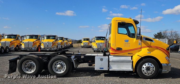 image for item OK9801 2020 Kenworth  T680 semi truck