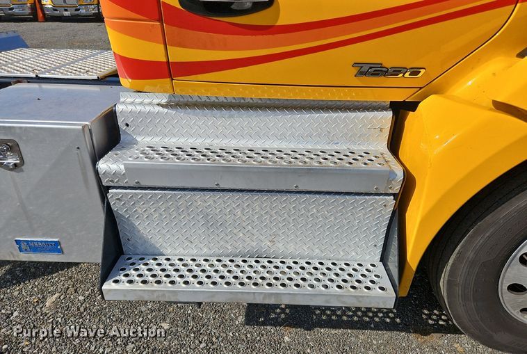 image for item OK9801 2020 Kenworth  T680 semi truck