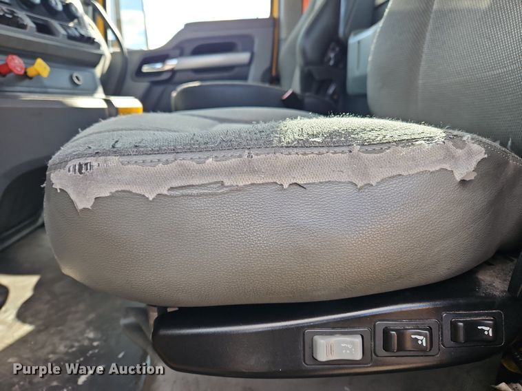 image for item OK9801 2020 Kenworth  T680 semi truck