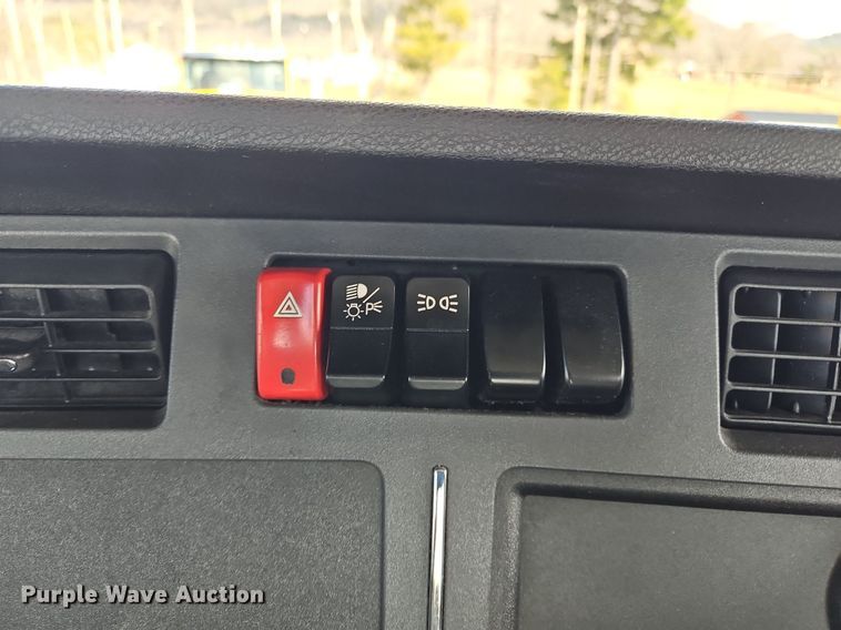 image for item OK9801 2020 Kenworth  T680 semi truck