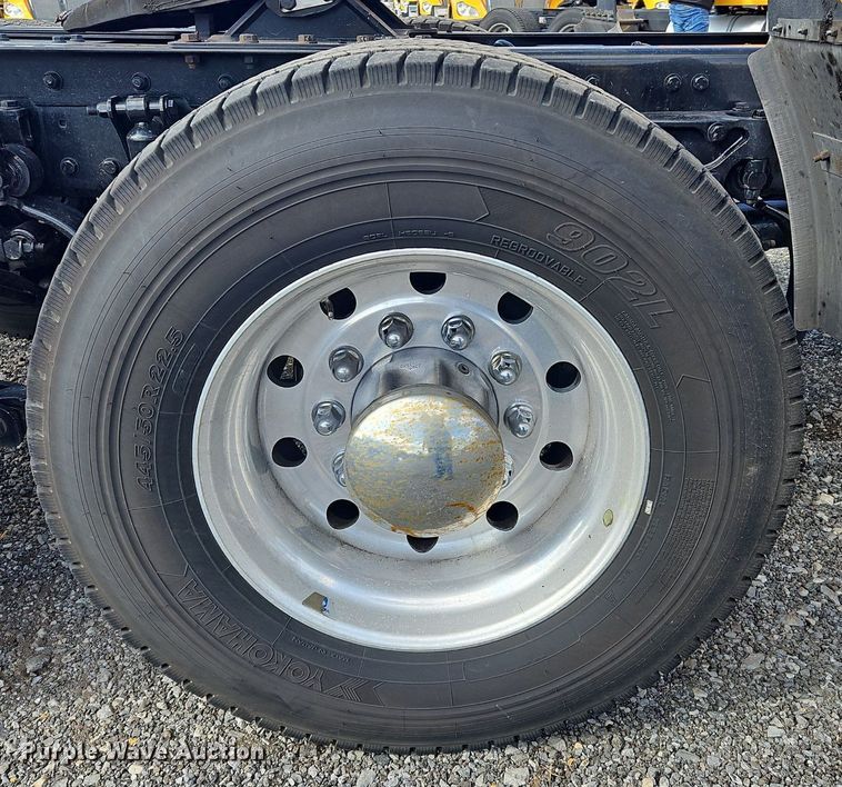 image for item OK9801 2020 Kenworth  T680 semi truck