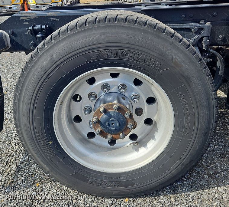 image for item OK9801 2020 Kenworth  T680 semi truck