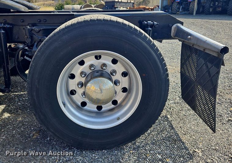 image for item OK9801 2020 Kenworth  T680 semi truck