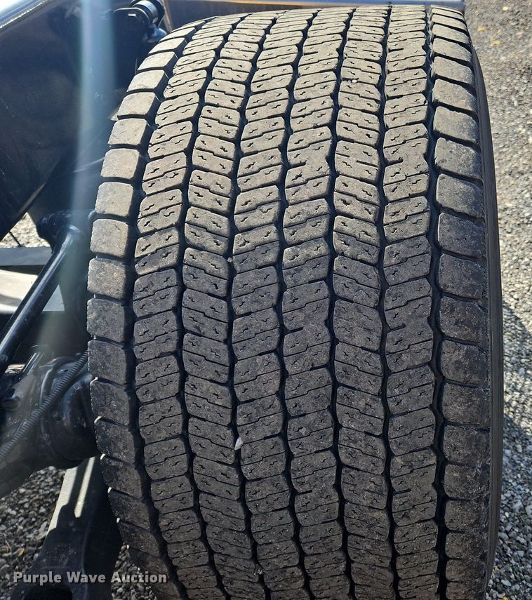 image for item OK9801 2020 Kenworth  T680 semi truck