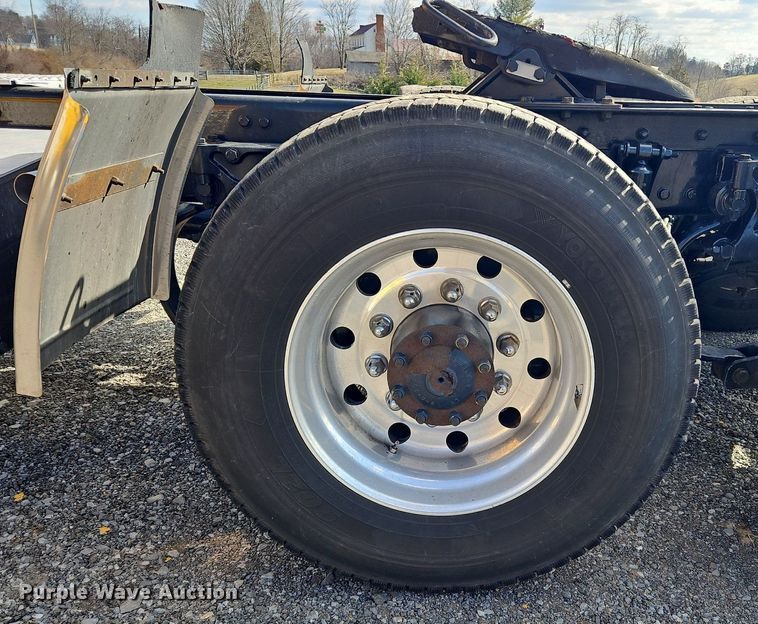 image for item OK9801 2020 Kenworth  T680 semi truck