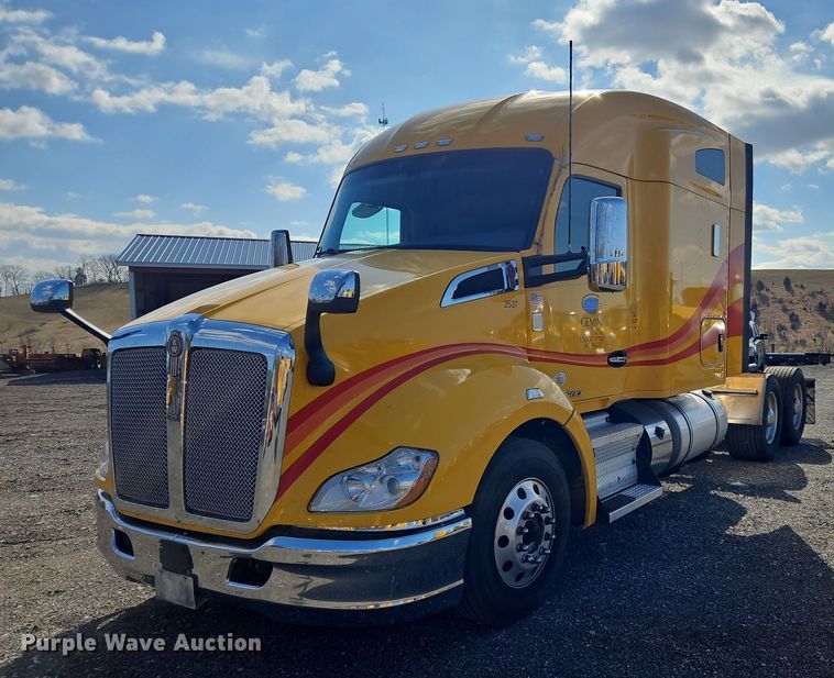 image for item OK9802 2019 Kenworth  T680 semi truck
