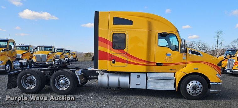 image for item OK9802 2019 Kenworth  T680 semi truck