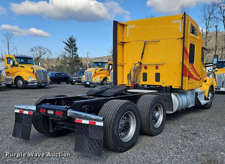 image for item OK9802 2019 Kenworth  T680 semi truck