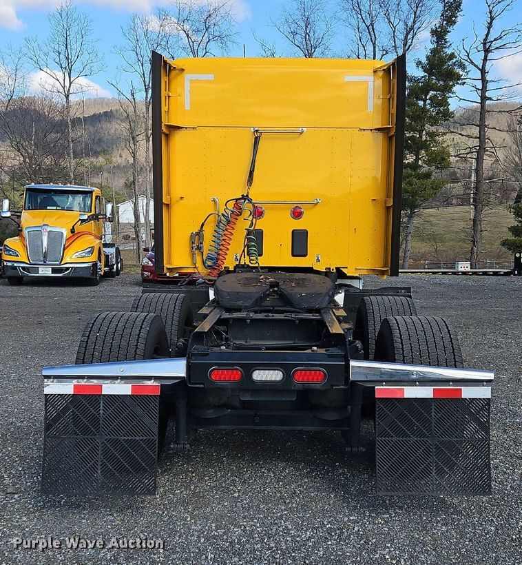 image for item OK9802 2019 Kenworth  T680 semi truck