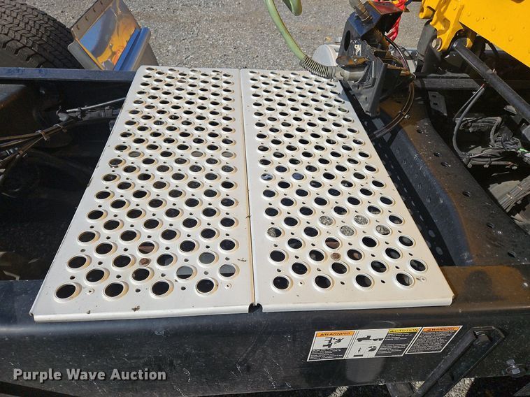 image for item OK9802 2019 Kenworth  T680 semi truck