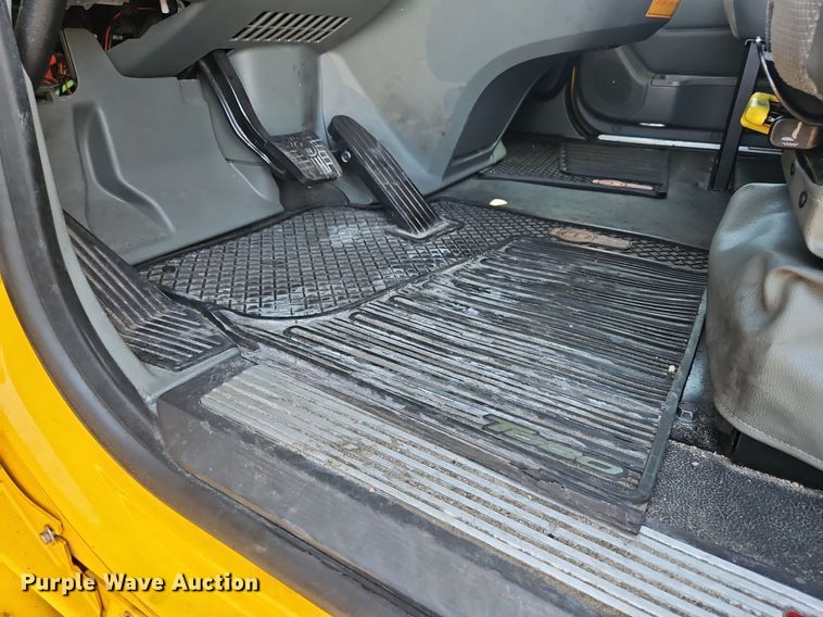 image for item OK9802 2019 Kenworth  T680 semi truck