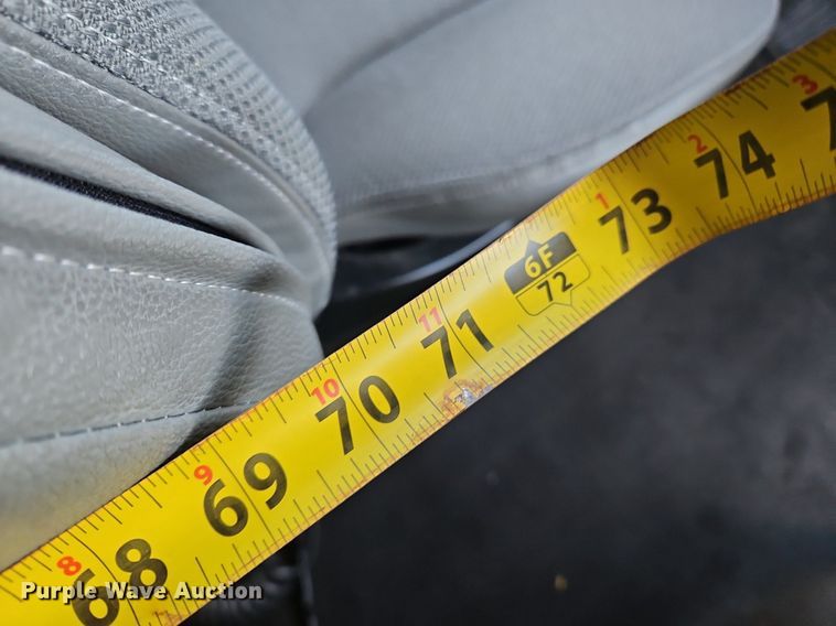 image for item OK9802 2019 Kenworth  T680 semi truck