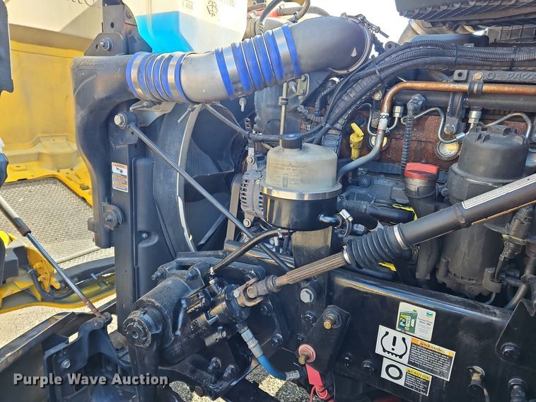 image for item OK9802 2019 Kenworth  T680 semi truck