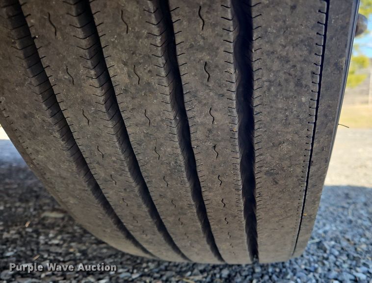 image for item OK9802 2019 Kenworth  T680 semi truck