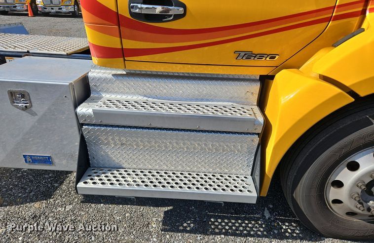 image for item OK9803 2020 Kenworth  T680 semi truck
