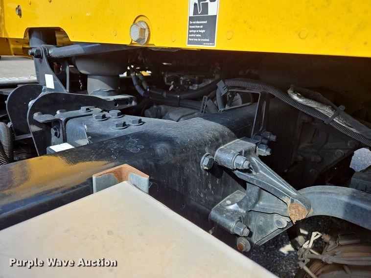 image for item OK9803 2020 Kenworth  T680 semi truck