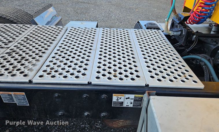 image for item OK9803 2020 Kenworth  T680 semi truck