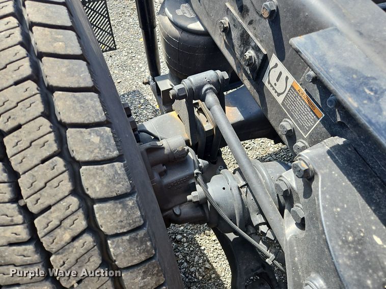 image for item OK9803 2020 Kenworth  T680 semi truck