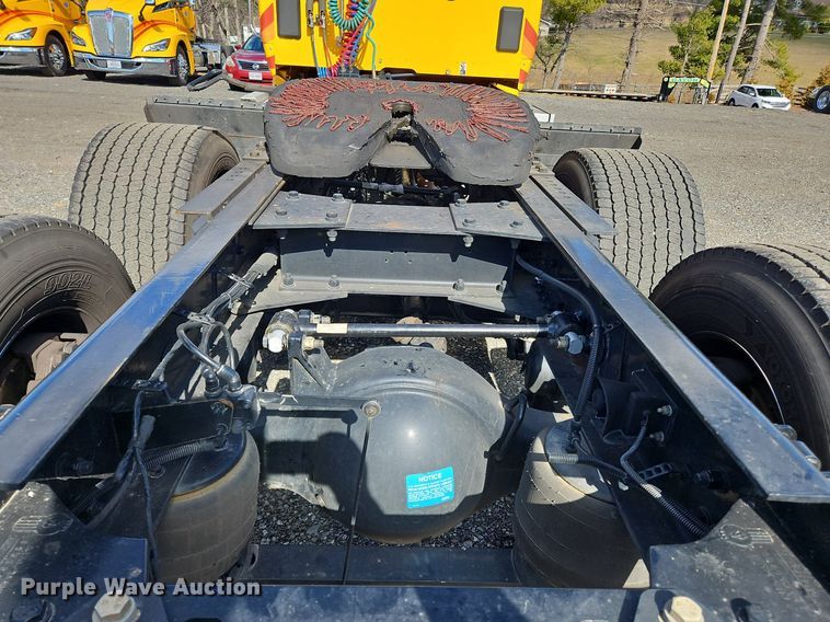 image for item OK9803 2020 Kenworth  T680 semi truck