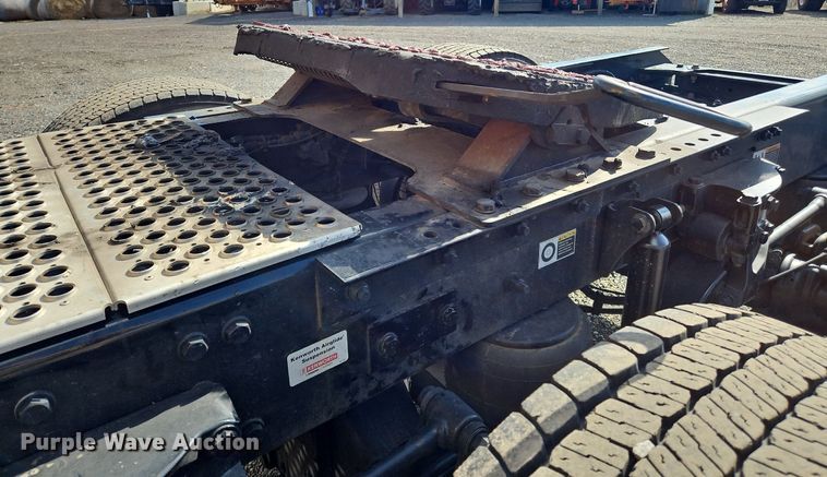 image for item OK9803 2020 Kenworth  T680 semi truck