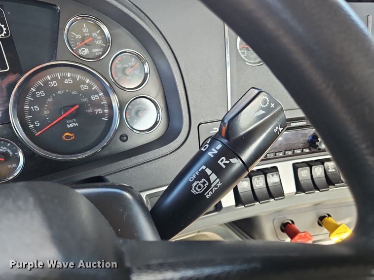 image for item OK9803 2020 Kenworth  T680 semi truck